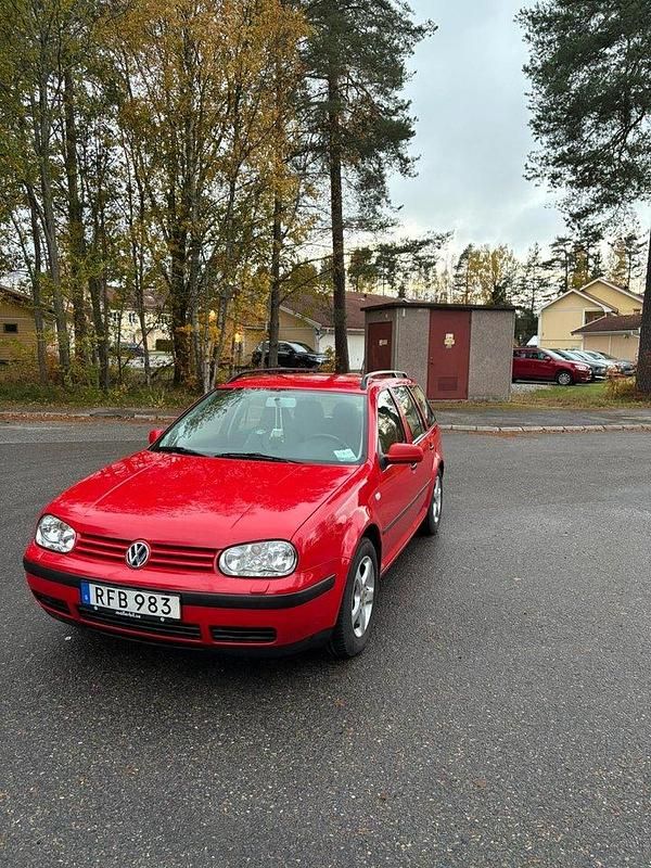 Röd Begagnad 2000 VW Golf IV Kombi | 26 999 kr (Marknadspris) - Bild 1/4