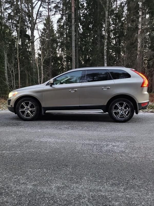 Begagnad 2011 Volvo XC60 SUV | 74 900 kr (Bra pris) - Bild 1/4