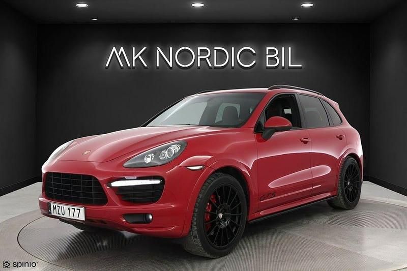 Röd Begagnad 2012 Porsche Cayenne GTS SUV | 339 900 kr (Bra pris) - Bild 1/4