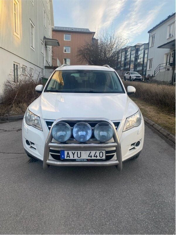 Vit Begagnad 2010 VW Tiguan Track & Field SUV | 72 000 kr (Superpris) - Bild 1/4