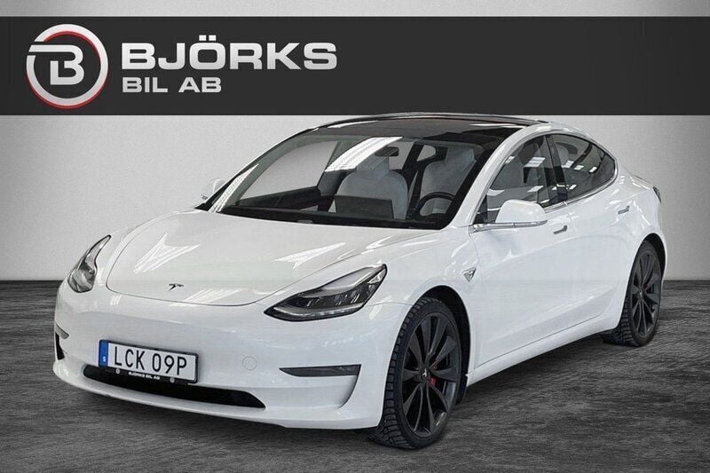 Vit Begagnad 2020 Tesla Model 3 Performance Sedan | 329 500 kr (Lite dyr) - Bild 1/4