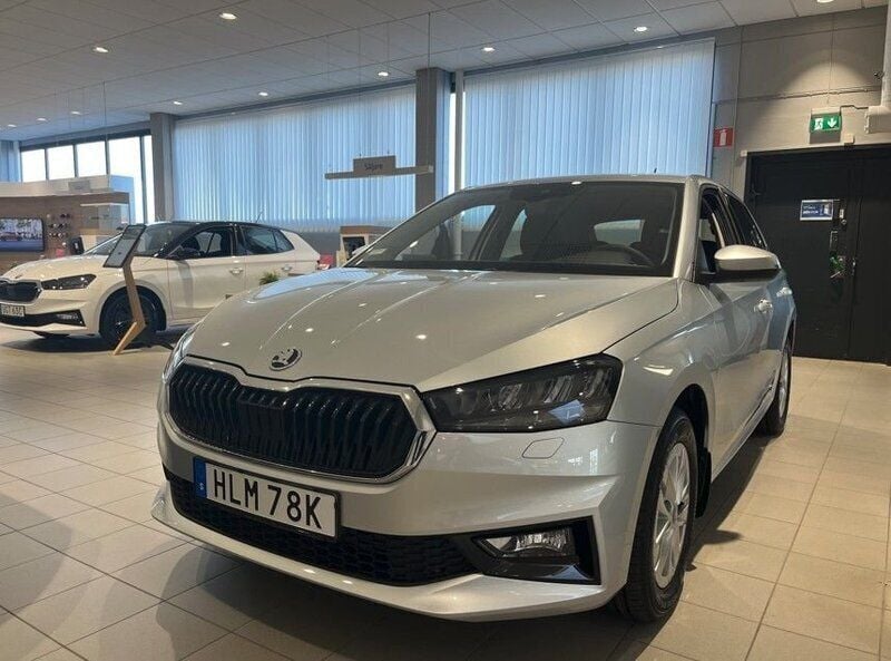 Silver Ny 2025 Skoda Fabia Selection Halvkombi | 236 900 kr (Bra pris) - Bild 1/4
