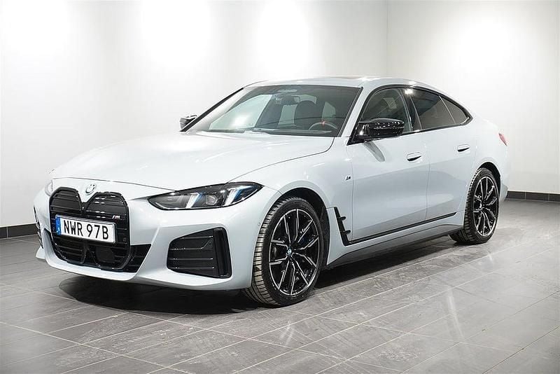 Begagnad BMW i4 Comfort Edition 442 kW (601 HK) 2025 Grå Sedan