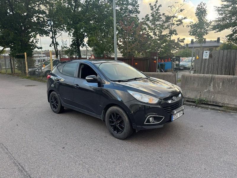 Svart Begagnad 2010 Hyundai ix35 SUV | 48 900 kr (Bra pris) - Bild 1/4