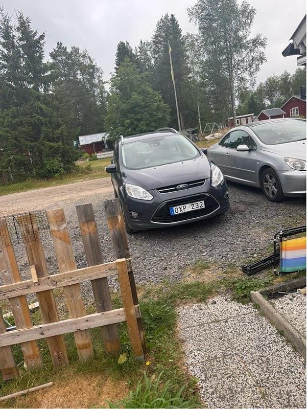 Grå Begagnad 2013 Ford Grand C-Max Titanium Minibuss | 25 000 kr - Bild 1/2