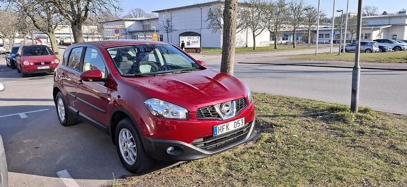 Röd Begagnad 2012 Nissan Qashqai SUV | 77 000 kr (Superpris) - Bild 1/4