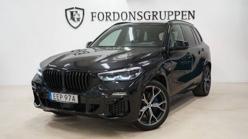 Svart Begagnad 2021 BMW X5 M Sport SUV | 489 800 kr (Marknadspris) - Bild 1/4