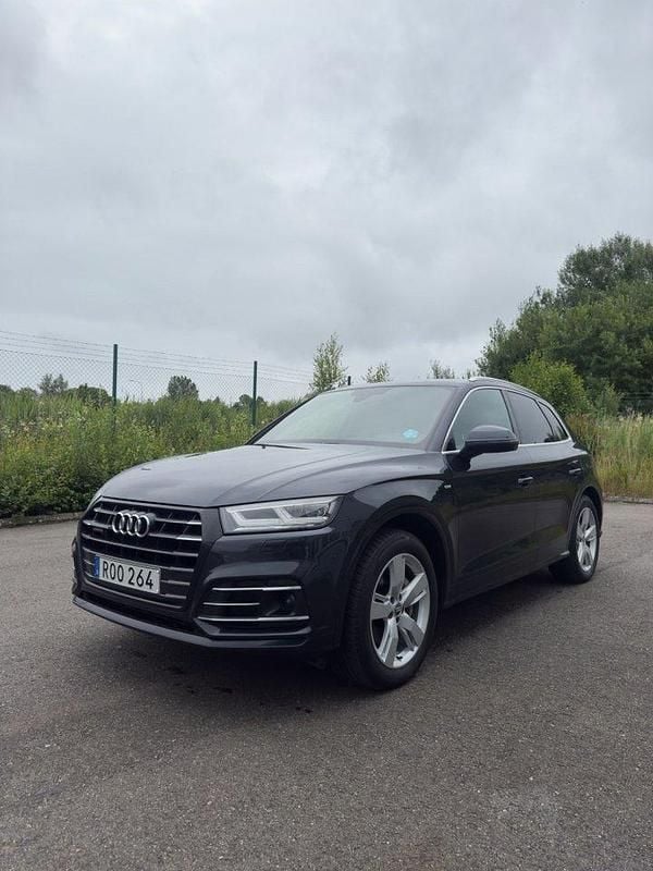 Blå Begagnad 2020 Audi Q5 SUV | 313 900 kr (Marknadspris) - Bild 1/4