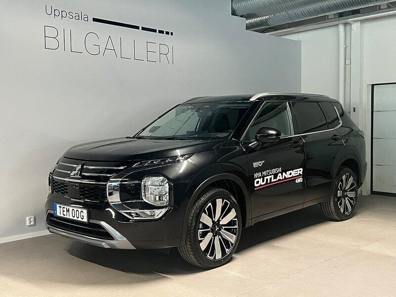 Svart Ny 2025 Mitsubishi Outlander P-HEV Invite SUV | 599 900 kr (Dyr) - Bild 1/4