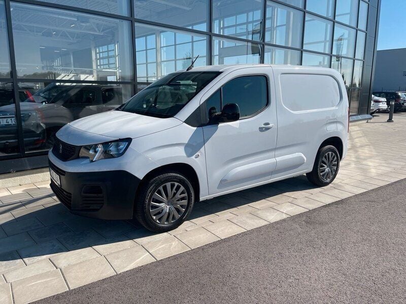 Vit Begagnad 2023 Peugeot Partner Minibuss | 289 900 kr (Dyr) - Bild 1/4