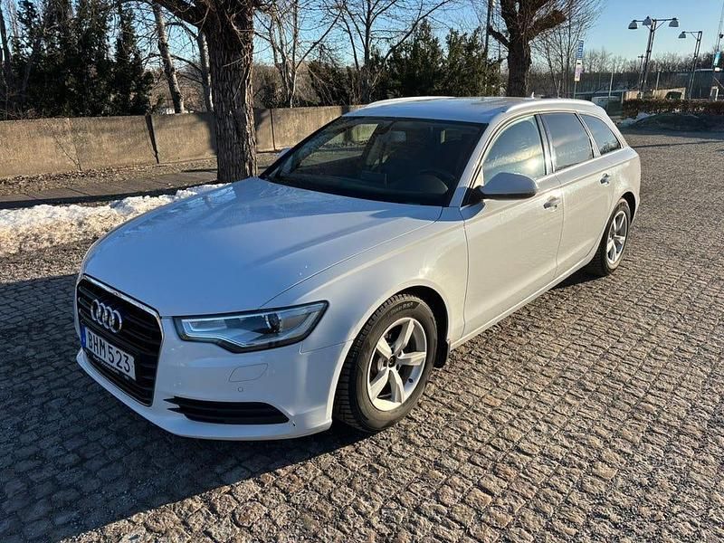 Begagnad Audi A6 Proline 190 HK (139 kW) 2014 Vit metallic Kombi