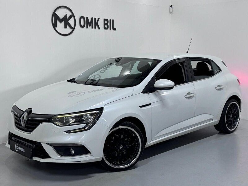 Vit Begagnad 2016 Renault Mégane III Halvkombi | 84 900 kr - Bild 1/4