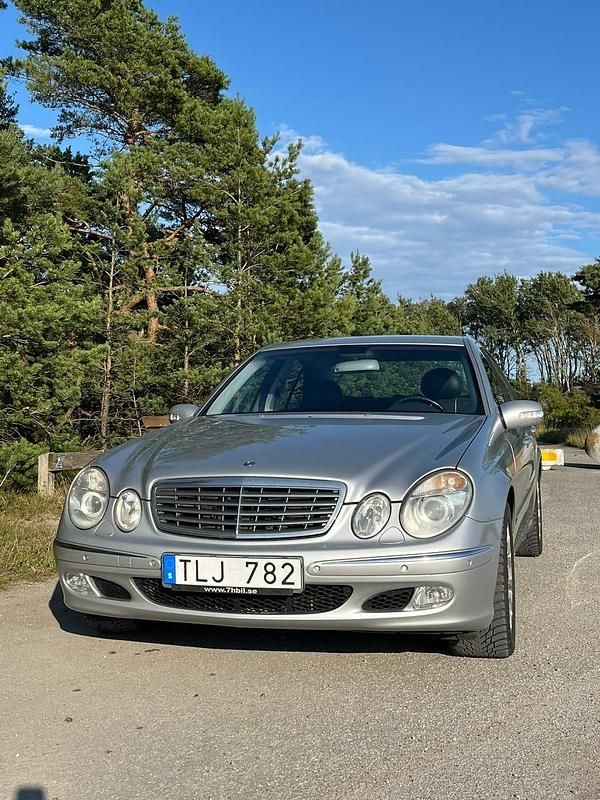 Begagnad 2003 Mercedes E500 Sedan | 79 000 kr (Marknadspris) - Bild 1/4
