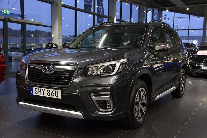 Grå Begagnad 2019 Subaru Forester SUV | 289 000 kr (Marknadspris) - Bild 1/4