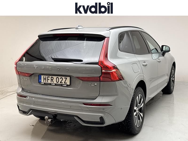 Begagnad Volvo XC60 Plus 350 HK (257 kW) 2025 Grå SUV