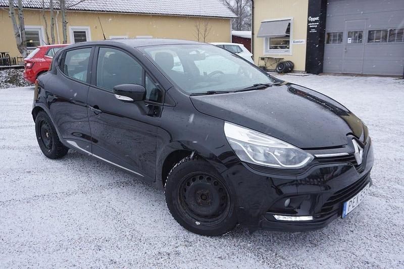 Svart Begagnad 2018 Renault Clio IV Zen Halvkombi | 129 900 kr (Dyr) - Bild 1/4