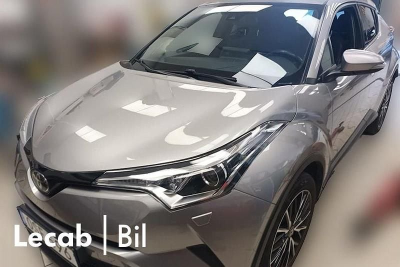 Mörkgrå Begagnad 2018 Toyota C-HR Multidrive S SUV | 199 500 kr (Marknadspris) - Bild 1/1