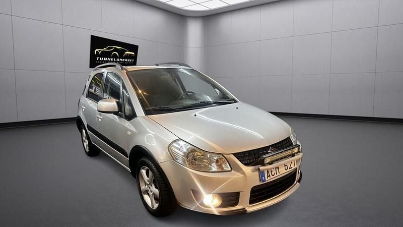 Silver Begagnad 2006 Suzuki SX4 Halvkombi | 35 900 kr (Bra pris) - Bild 1/4