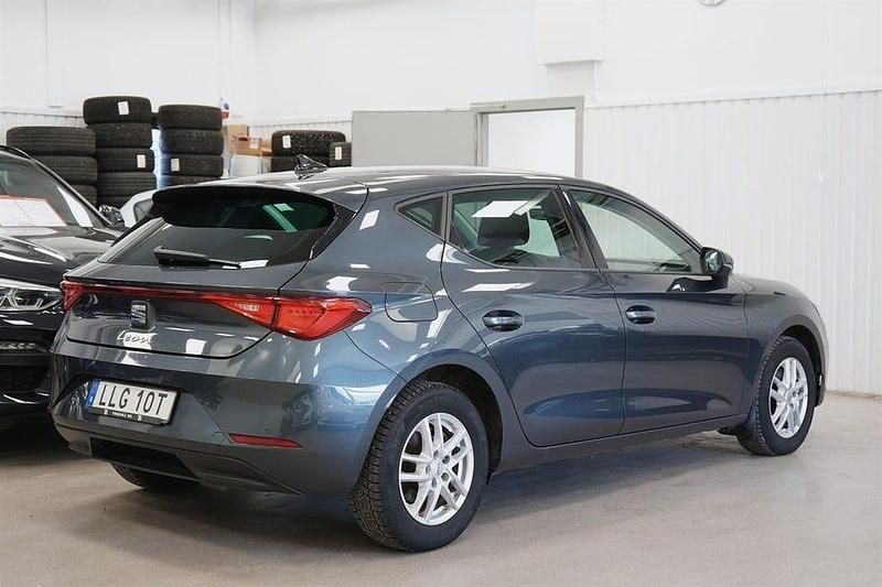 Begagnad Seat Leon Comfort 110 HK (80 kW) 2022 Grå Halvkombi