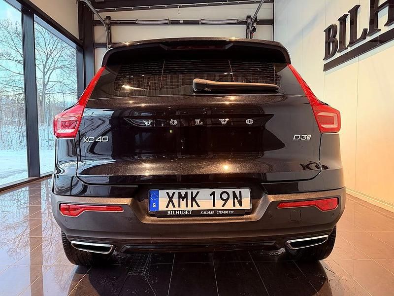 Begagnad Volvo XC40 R-Design 150 HK (110 kW) 2019 Svart SUV