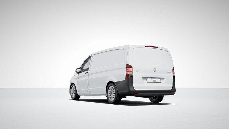 Vit Ny 2025 Mercedes Vito Minibuss | 648 750 kr (Lite dyr) - Bild 1/4