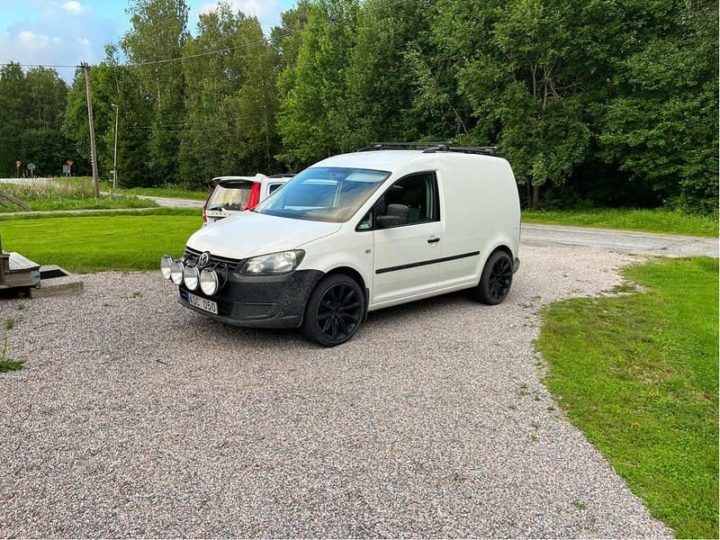 Vit Begagnad 2011 VW Caddy Minibuss | 65 000 kr (Lite dyr) - Bild 1/4