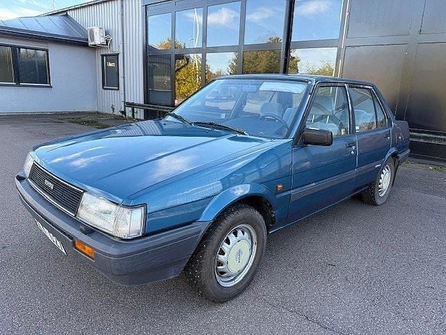 Begagnad Toyota Corolla 78 HK (57 kW) 1984 Mörkblå Sedan