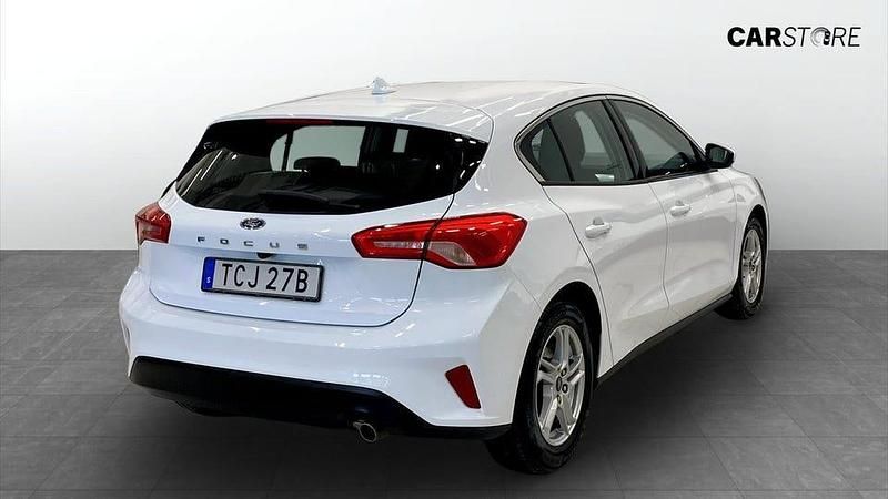 Begagnad Ford Focus Titanium 101 HK (74 kW) 2020 Vit Halvkombi