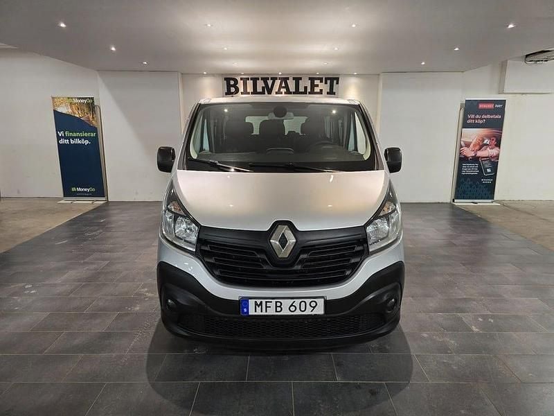 Silver Begagnad 2016 Renault Trafic Minibuss | 109 900 kr (Dyr) - Bild 1/4