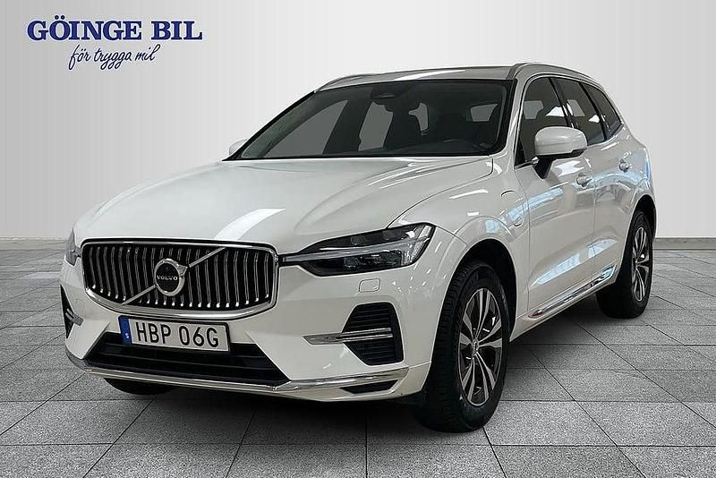 Vit Begagnad 2022 Volvo XC60 Core SUV | 439 000 kr (Marknadspris) - Bild 1/3