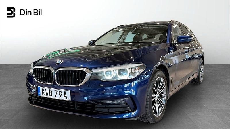 Blå Begagnad 2019 BMW 520 Sport Line Kombi | 274 900 kr (Bra pris) - Bild 1/4