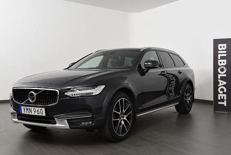 Grå Begagnad 2017 Volvo V90 CC Pro Kombi | 259 800 kr (Lite dyr) - Bild 1/4