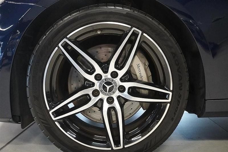 Begagnad Mercedes E400 AMG line 333 HK (244 kW) 2018 Mörkblå Kombi