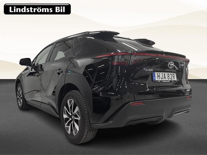 Begagnad Toyota bZ4X Edition 161 kW (219 HK) 2024 Svart SUV