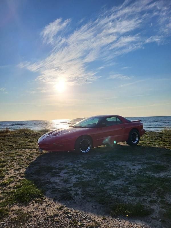 Begagnad Pontiac Firebird 148 HK (108 kW) 1993