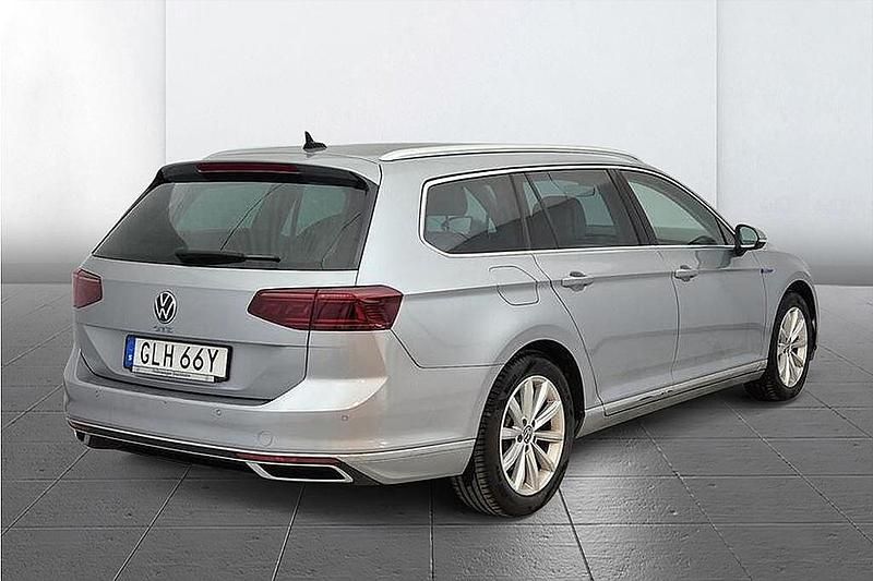 Begagnad VW Passat GTE 218 HK (160 kW) 2022 Silver Kombi