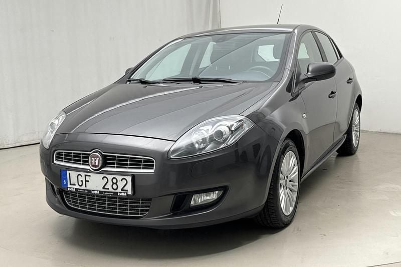 Grå Begagnad 2011 Fiat Bravo Halvkombi | 30 000 kr - Bild 1/4