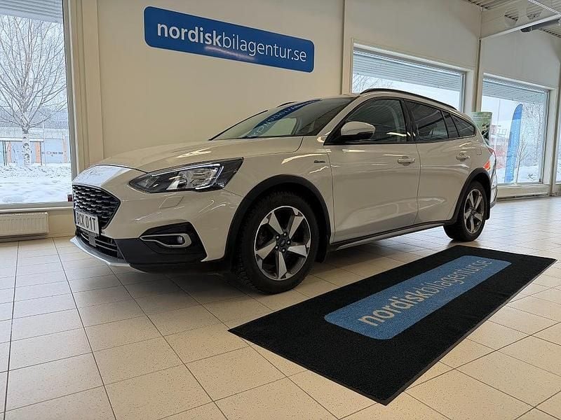 Begagnad Ford Focus Active 125 HK (91 kW) 2020 Vit grå Kombi