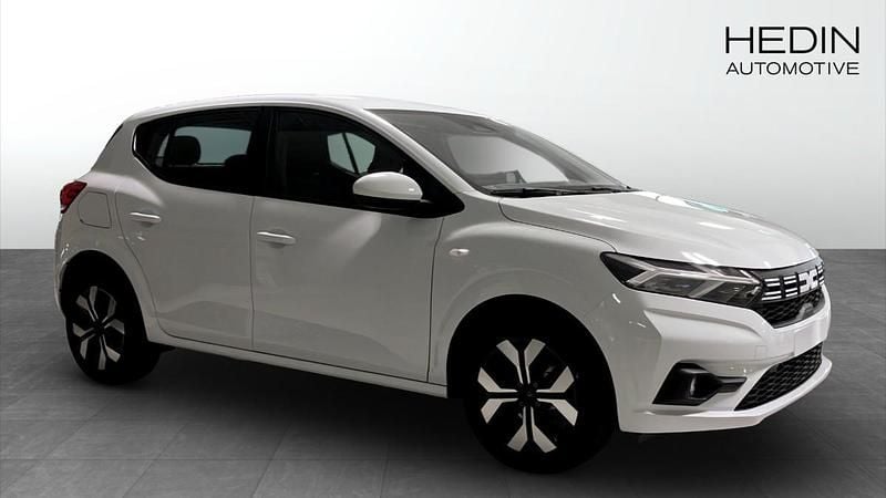 Vit (white) Ny 2025 Dacia Sandero Expression Halvkombi | 219 900 kr (Bra pris) - Bild 1/4