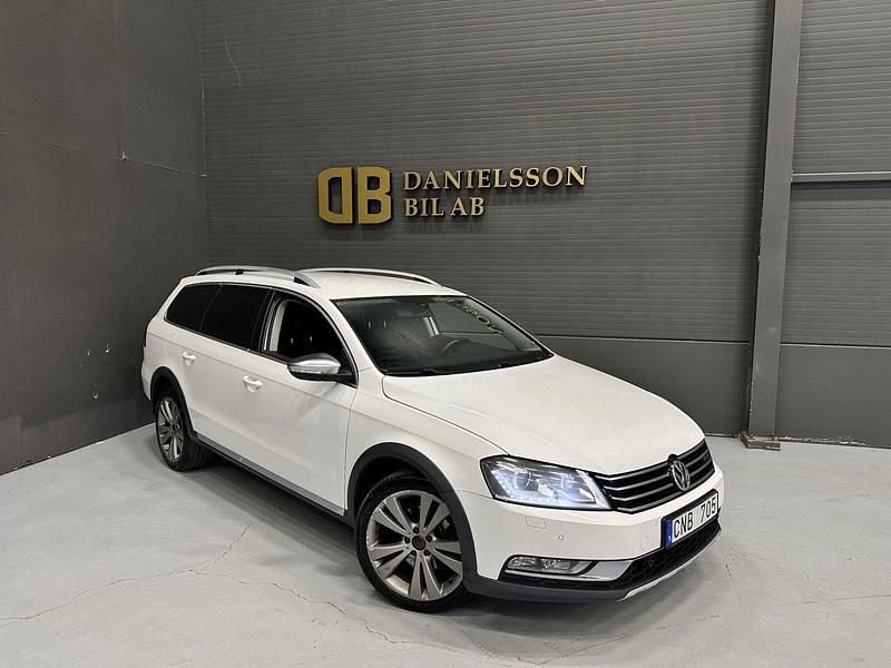 Vit Begagnad 2013 VW Passat Alltrack Kombi | 89 800 kr (Marknadspris) - Bild 1/4