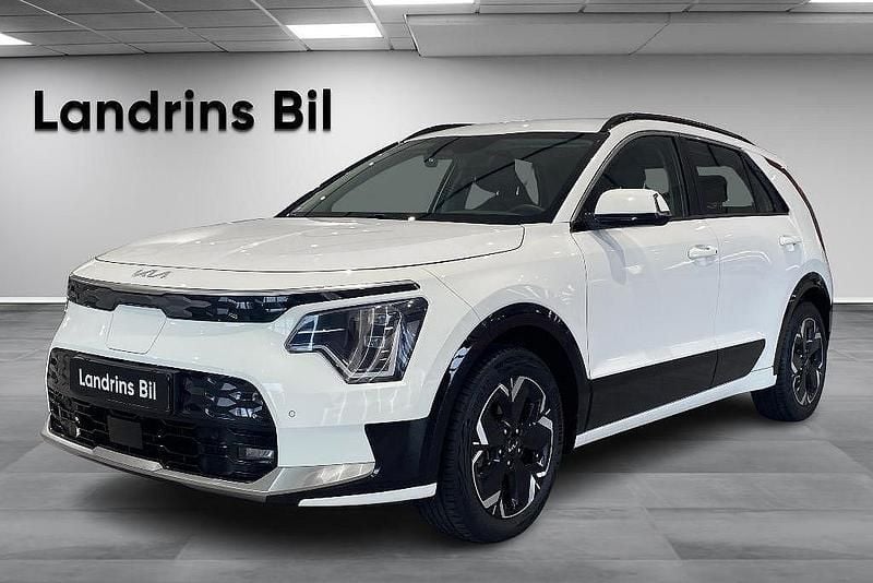 Vit (clear white) Begagnad 2022 Kia e-Niro SUV | 299 000 kr (Marknadspris) - Bild 1/4
