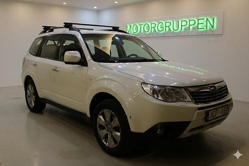 Vit Begagnad 2008 Subaru Forester SUV | 79 900 kr (Lite dyr) - Bild 1/4