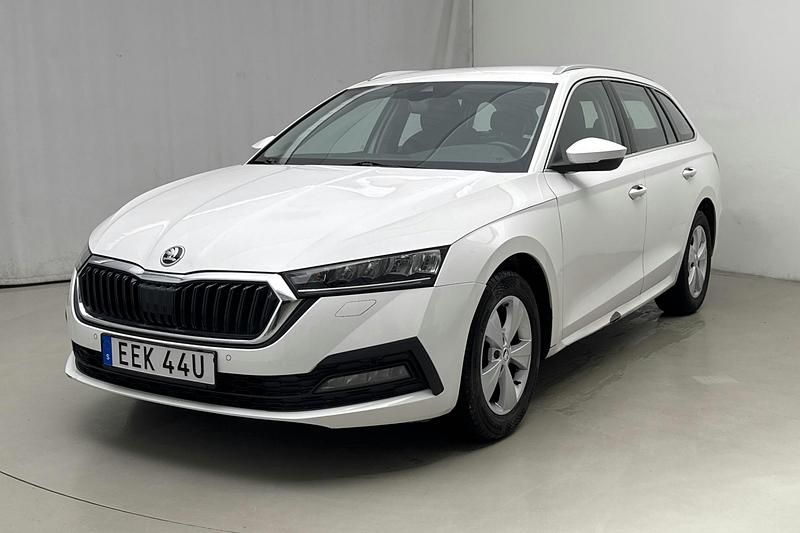 Vit Begagnad 2022 Skoda Octavia Kombi | 190 000 kr (Bra pris) - Bild 1/4