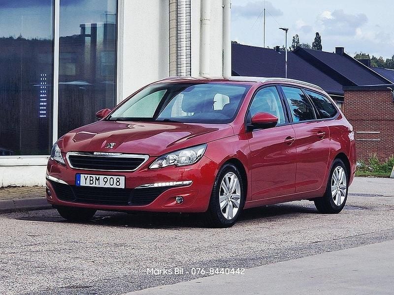 Ljusröd (röd) Begagnad 2016 Peugeot 308 Active Kombi | 59 900 kr (Superpris) - Bild 1/4