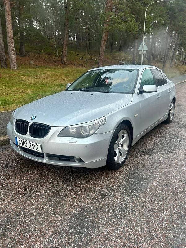 Begagnad 2006 BMW 525 Sedan | 59 900 kr (Marknadspris) - Bild 1/4