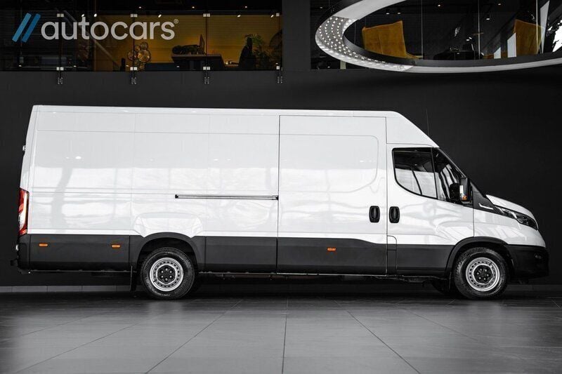Vit Begagnad 2023 Iveco Daily Van | 448 750 kr (Dyr) - Bild 1/4