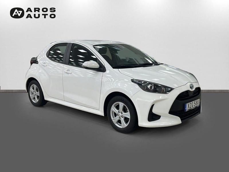 Begagnad Toyota Yaris Hybrid Active 116 HK (85 kW) 2024 Vit