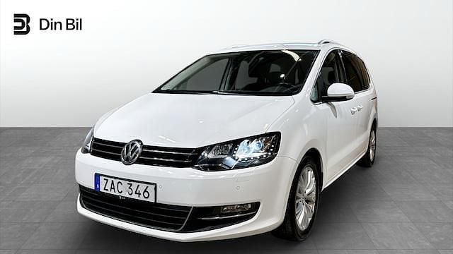 Vit Begagnad 2017 VW Sharan Highline Minibuss | 279 900 kr (Marknadspris) - Bild 1/4