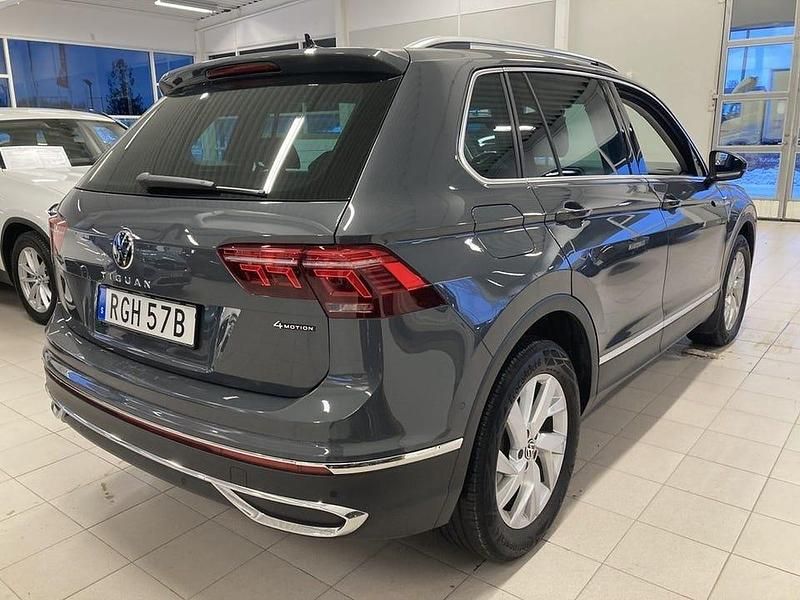 Begagnad VW Tiguan Elegance 200 HK (147 kW) 2024 Grå SUV