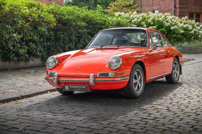 Begagnad Porsche 911 110 HK (80 kW) 1968 Orange